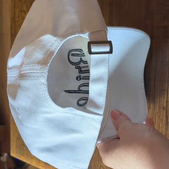 **CLOSING CLOSET SALE. MAKE AN OFFER**!!  BRIDE AND GROOM BASEBALL STYLE CAPS - Picture 2 of 10